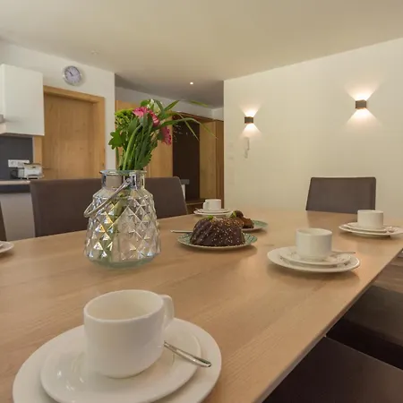 Schoenblick Residence Apartments - Including Summer Card Zell am See Room photo