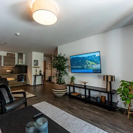 Schoenblick Residence Apartments - Including Summer Card Zell am See Room photo