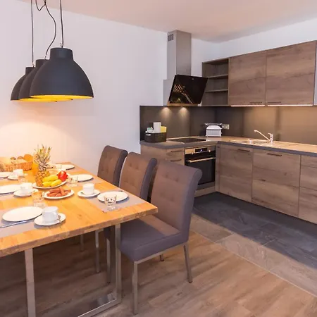 Schoenblick Residence Apartments - Including Summer Card Zell am See Room photo